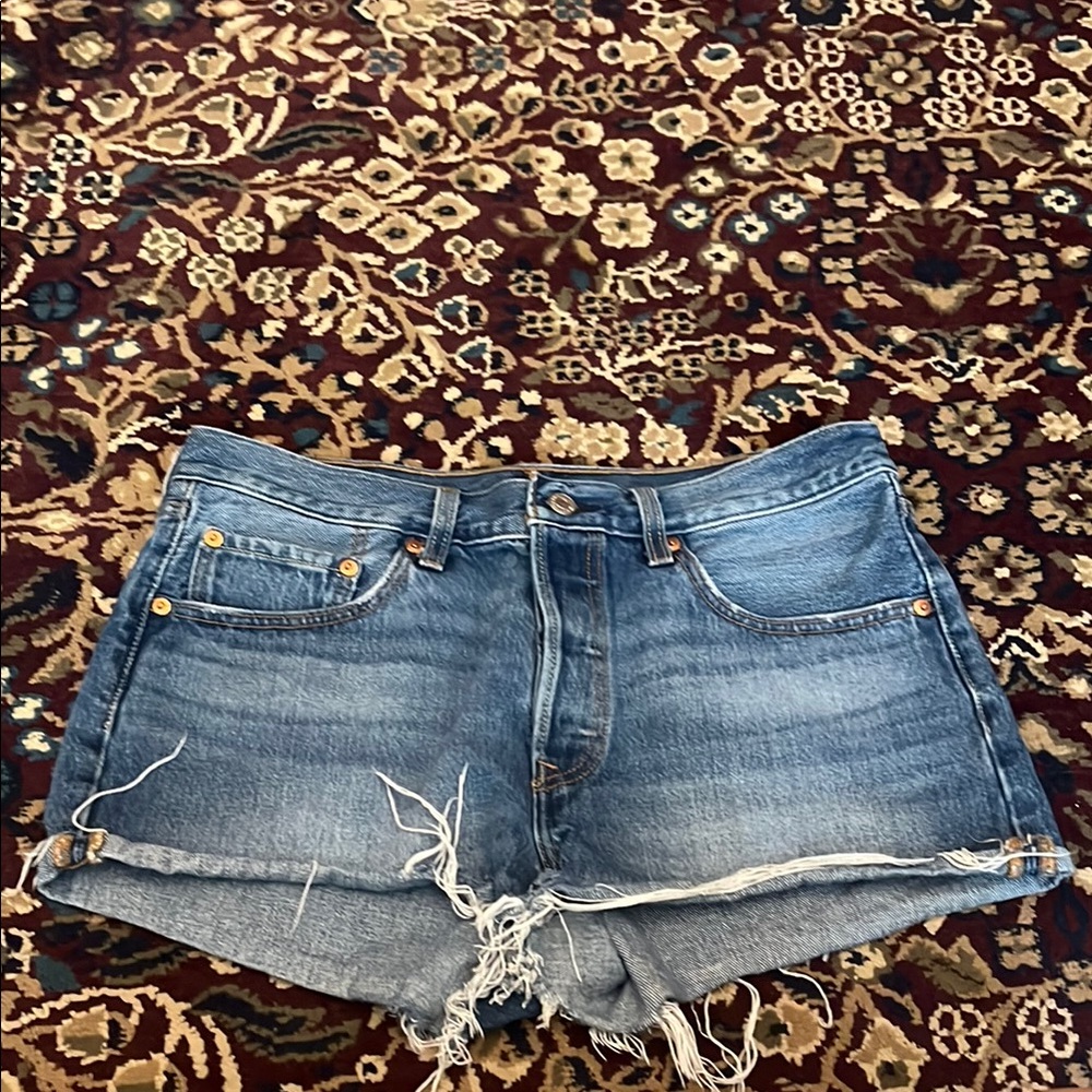 Levi’s Cut Off Denim Short